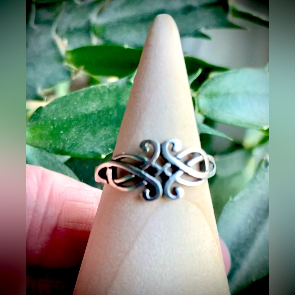 ❤️Sterling Celtic Knot sz 6